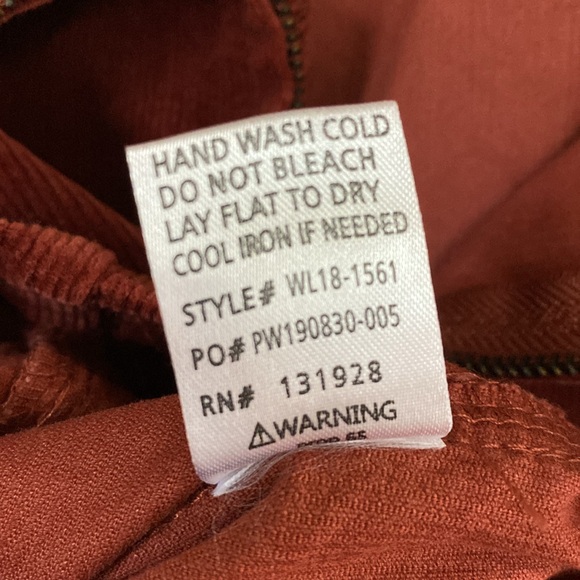 Wishlist corduroy skirt. Super stretchy. Size Large. - Picture 10 of 10